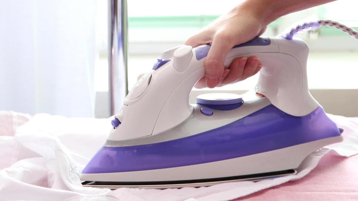 Best Steam Iron Buying Guide Consumer Reports